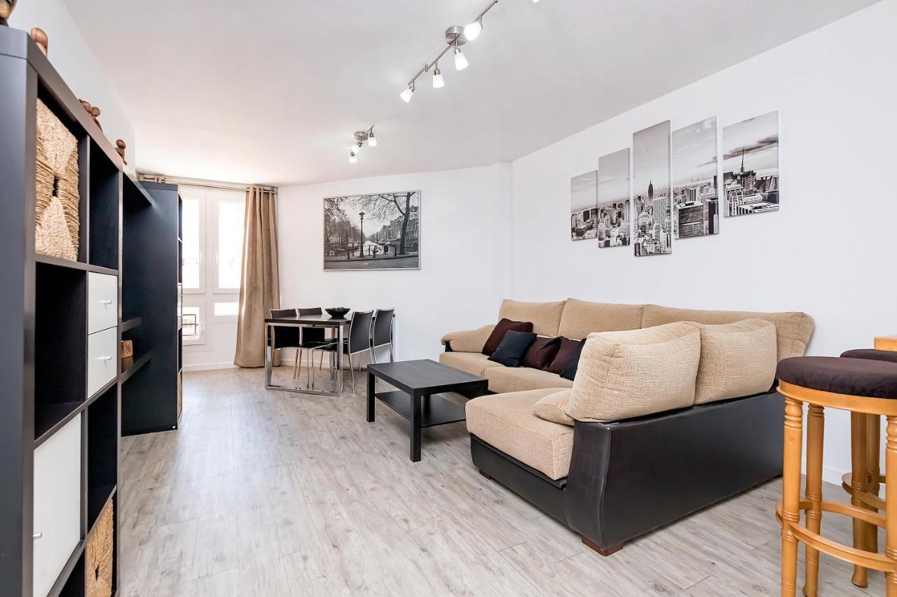Bhost - Roca Castle Apartment Torremolinos Bagian luar foto