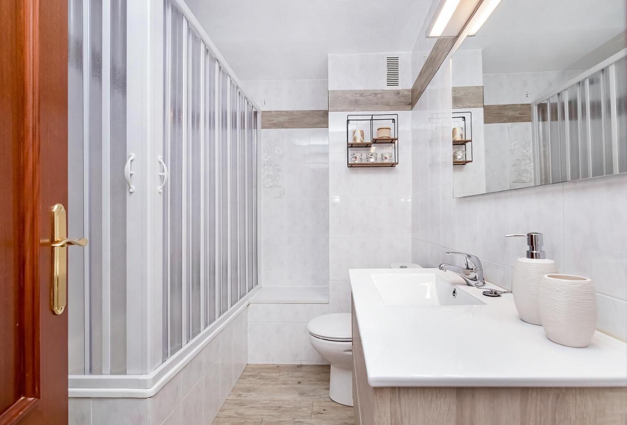 Bhost - Roca Castle Apartment Torremolinos Bagian luar foto