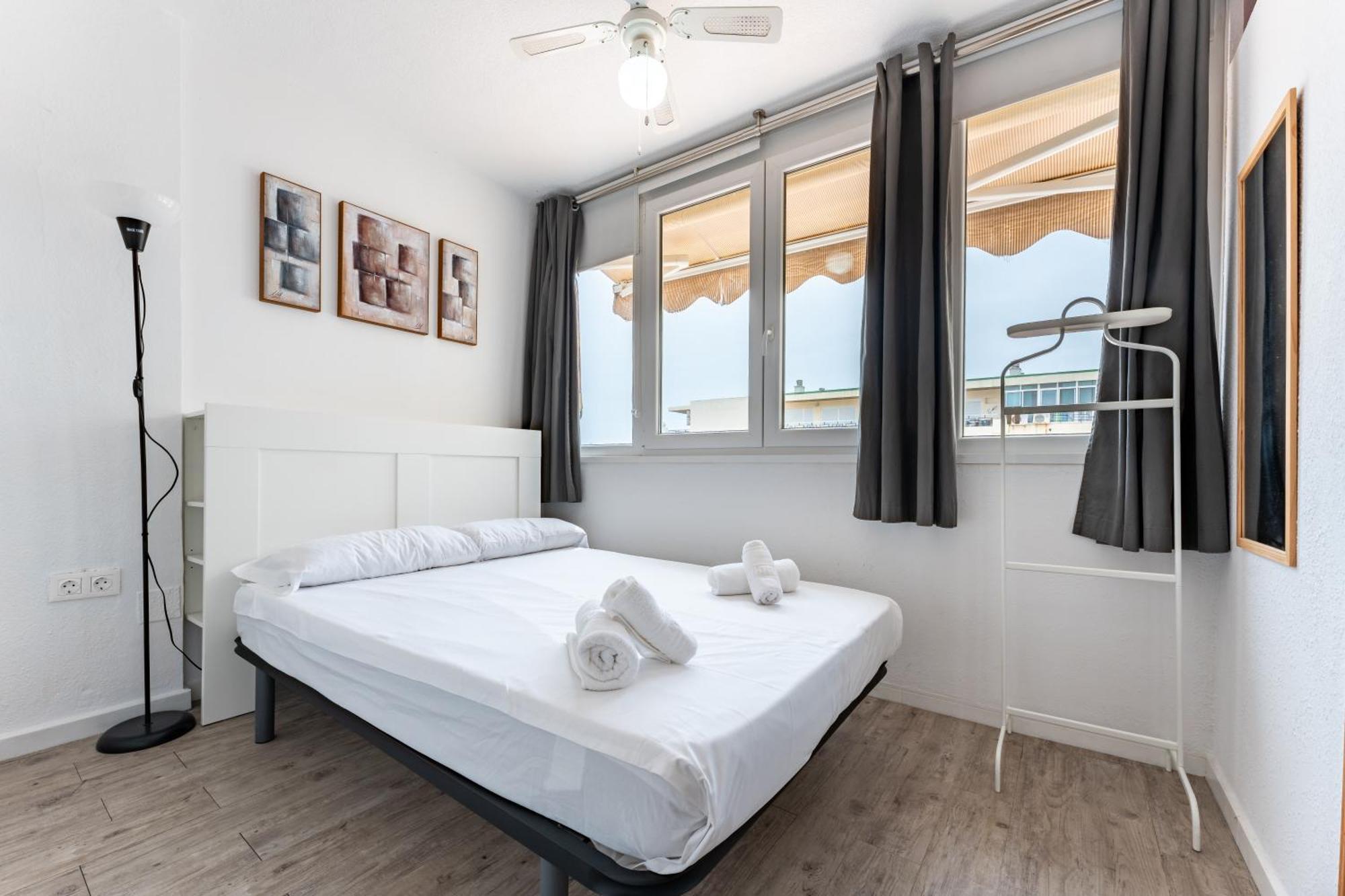 Bhost - Roca Castle Apartment Torremolinos Bagian luar foto